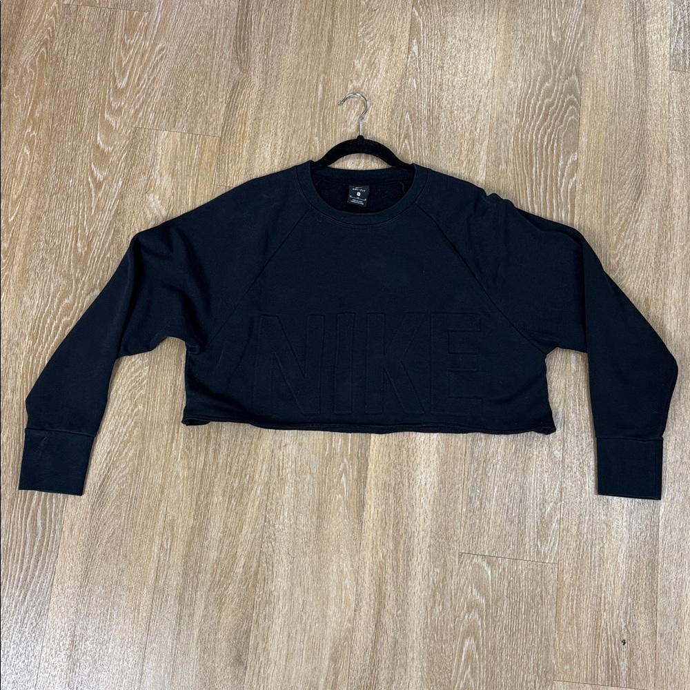 Nike versa crop embossed logo crew sweatshirt top black size Medium - Picture 2 of 7
